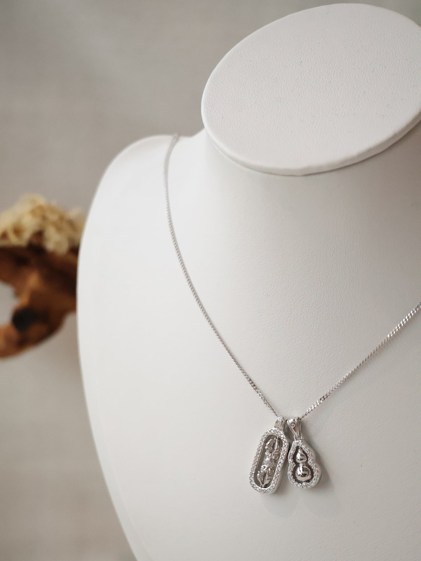 *Instocks* Tatiana Hulu & Pendant S925 Necklace