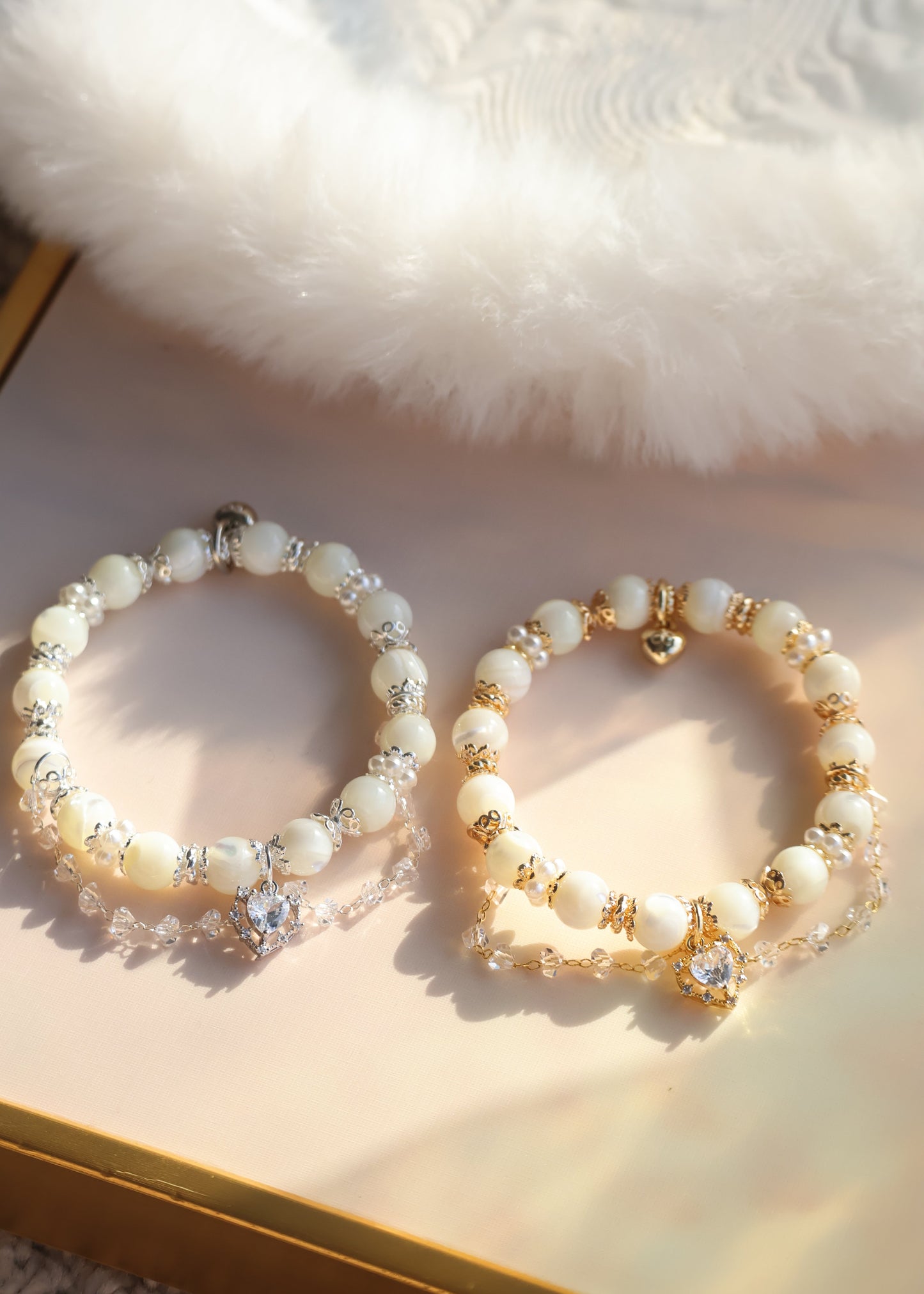 *Backorder* White Conch with Heart Charm & Chain Crystal Bracelet (Elastic)