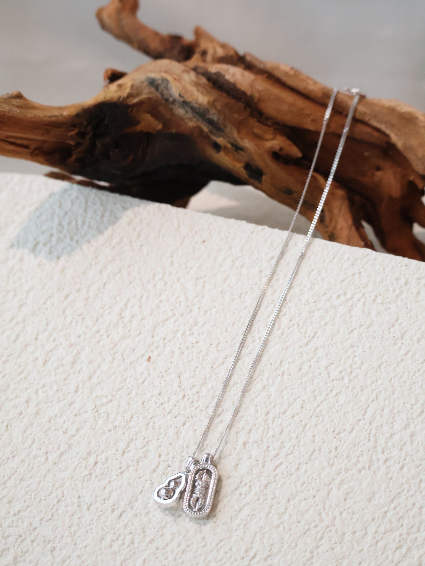 *Instocks* Tatiana Hulu & Pendant S925 Necklace