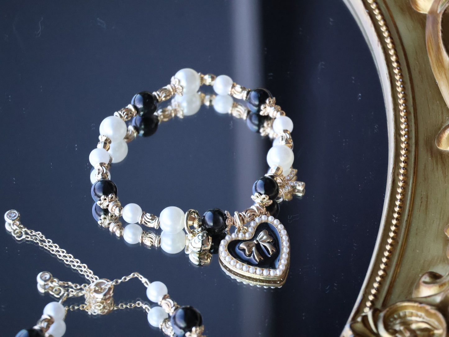 *Instocks* Cherie with Heart & Ribbon Crystal Bracelet (Elastic)