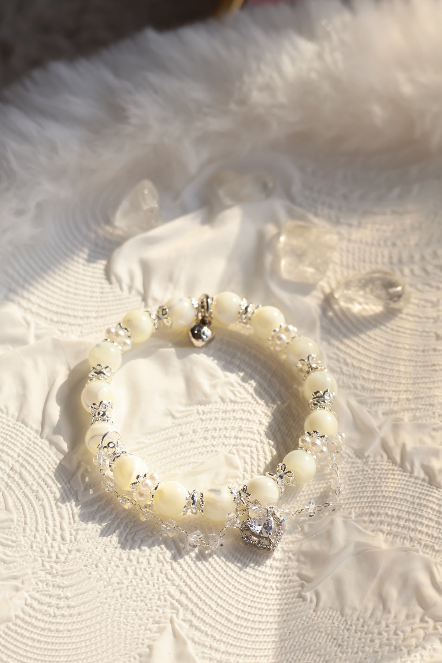 *Backorder* White Conch with Heart Charm & Chain Crystal Bracelet (Elastic)