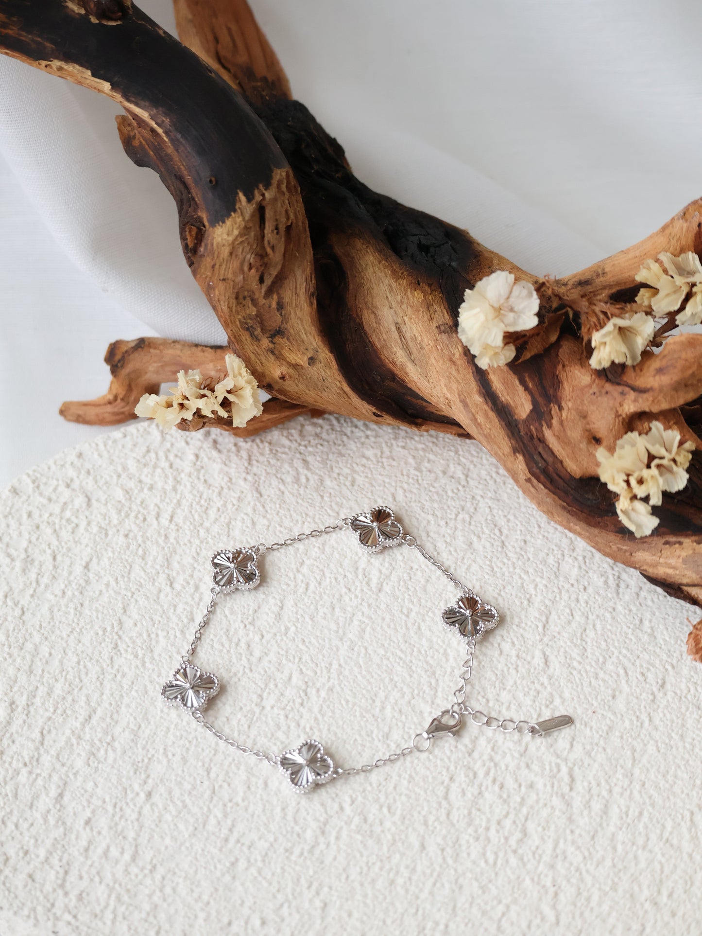 *Instocks* Noor Laser Clover Motif S925 Bracelet