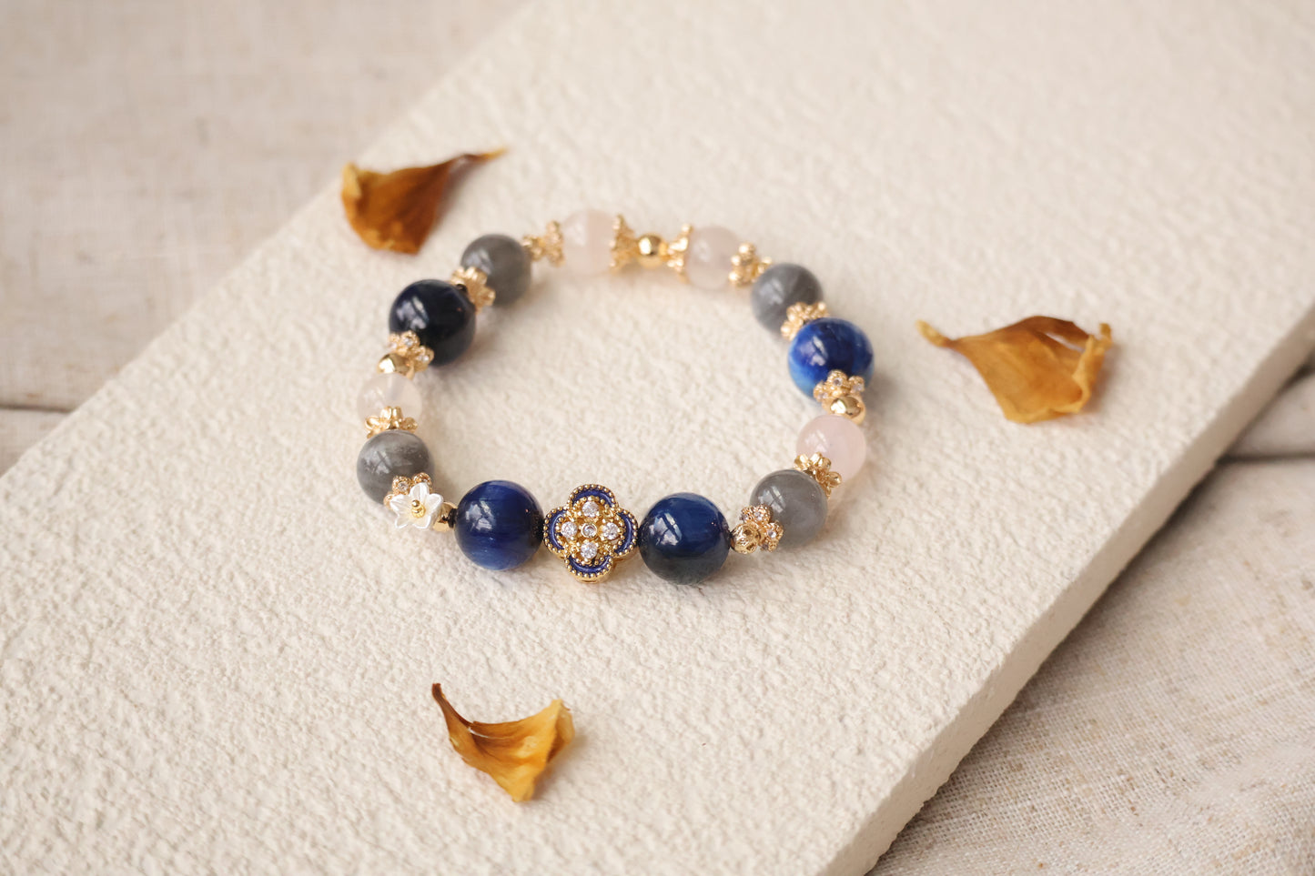 *Instocks* Blue Kyanite, Labradorite & White Phantom Quartz with Blue Clover Crystal Bracelet (Elastic)