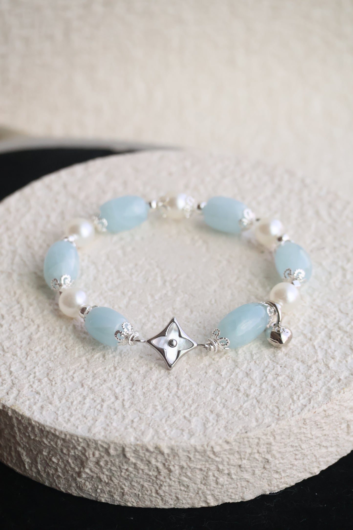 *Instocks* Milky Aquamarine Barrel with MOP Clover Crystal Bracelet (Elastic)