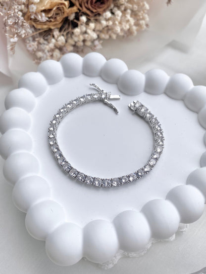 *INSTOCKS* HOT 🔥 Non-Tarnish 4mm Tennis Bracelet in Silver (15cm & Below)