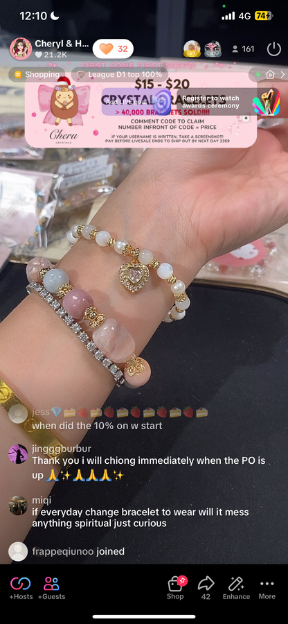 *PO* White Conch & Moonstone with Gem Heart Charm Crystal Bracelet (Elastic)