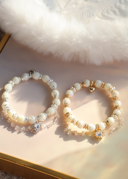 *Backorder* White Conch with Heart Charm & Chain Crystal Bracelet (Elastic)