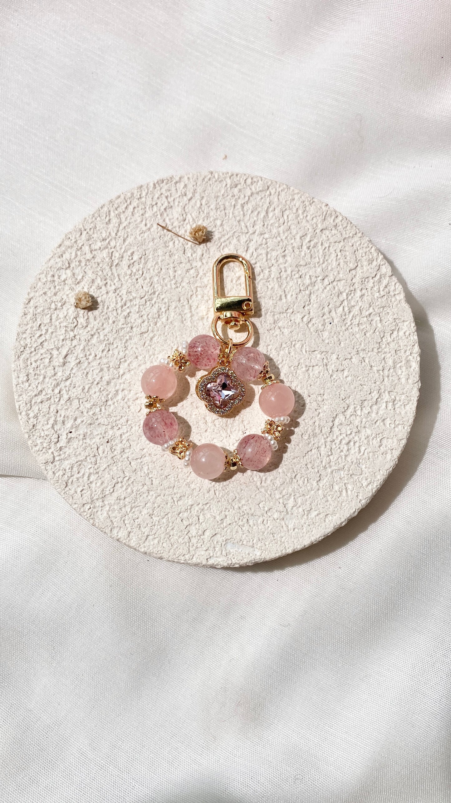 *PO* Strawberry Quartz & Rose Quartz with Sparkly Clover Charm in Gold Crystal Keychain