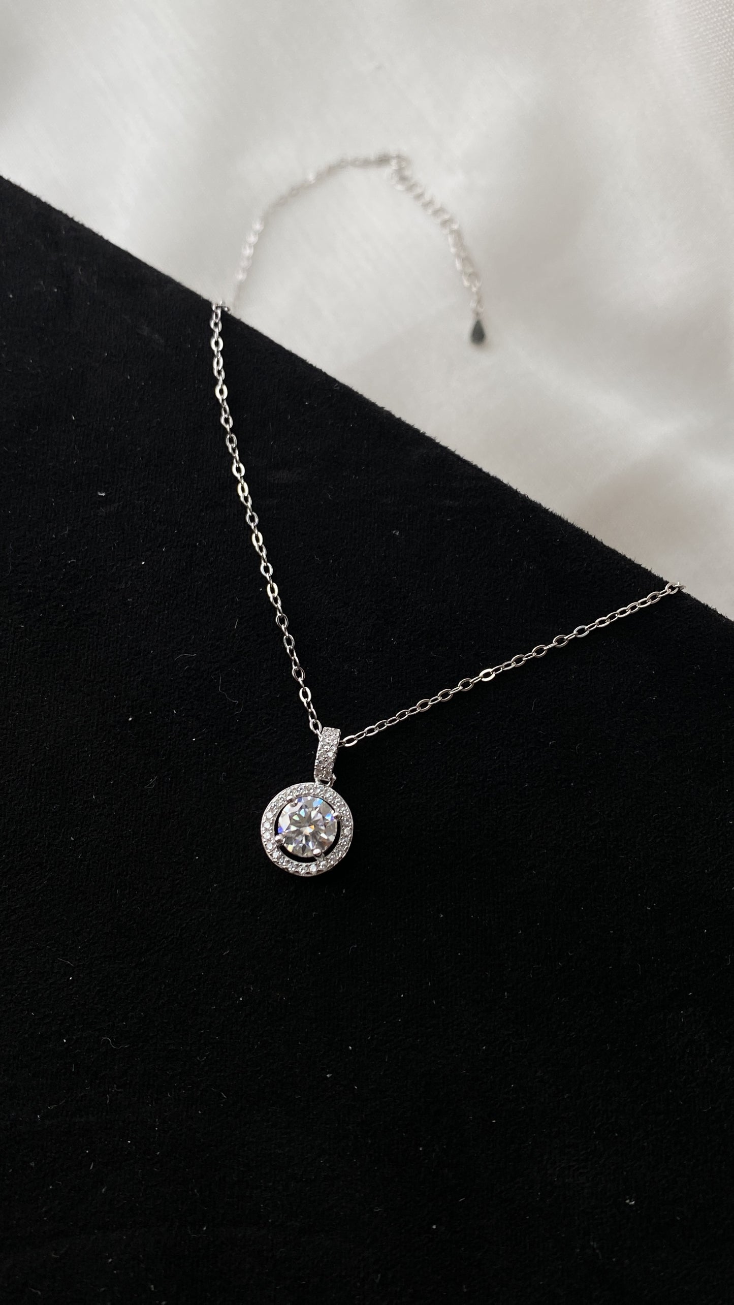 *Instocks* Grace 1CT Moissanite Necklace AU750