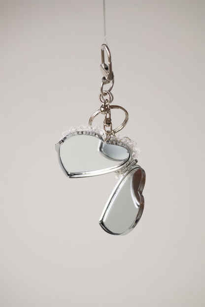 *Backorder* White Conch Nine Tail Fox 九尾狐 with Ribbon Lace Mirror Crystal Keychain