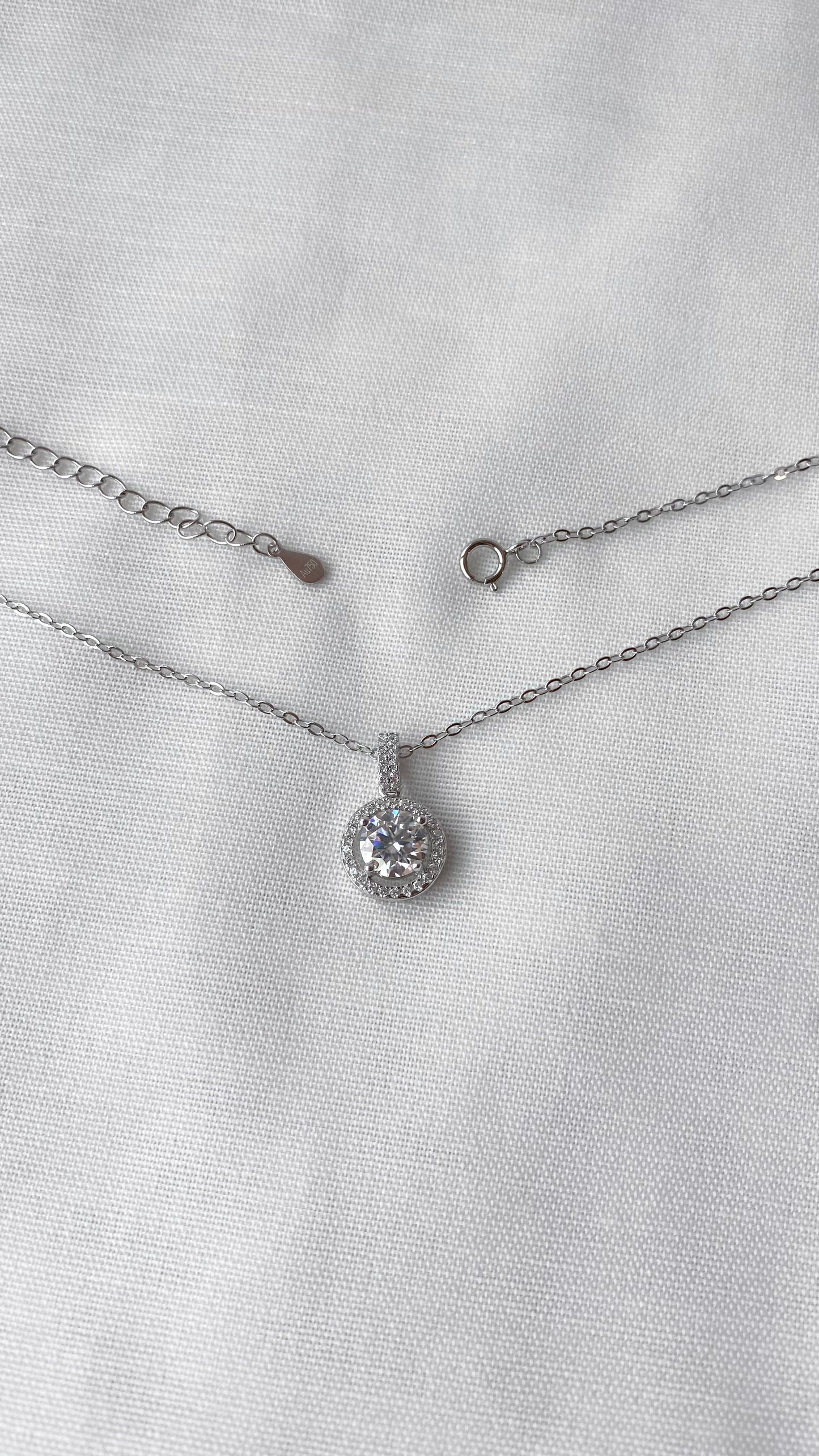 *INSTOCKS* Grace 1CT Moissanite Necklace AU750