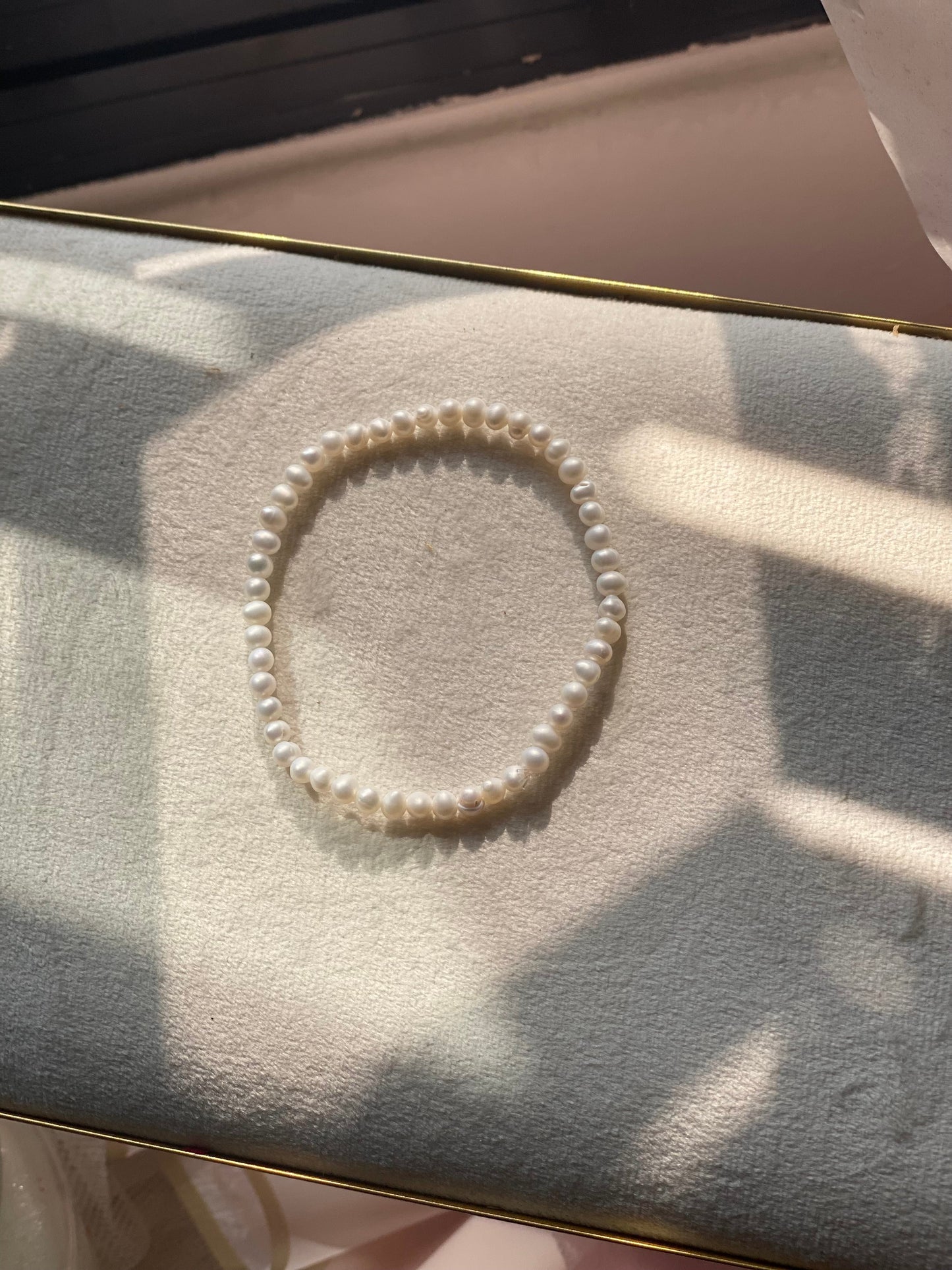 *Instocks* HOT 🔥 3mm White Freshwater Pearl Stacker Crystal Bracelet (Elastic)