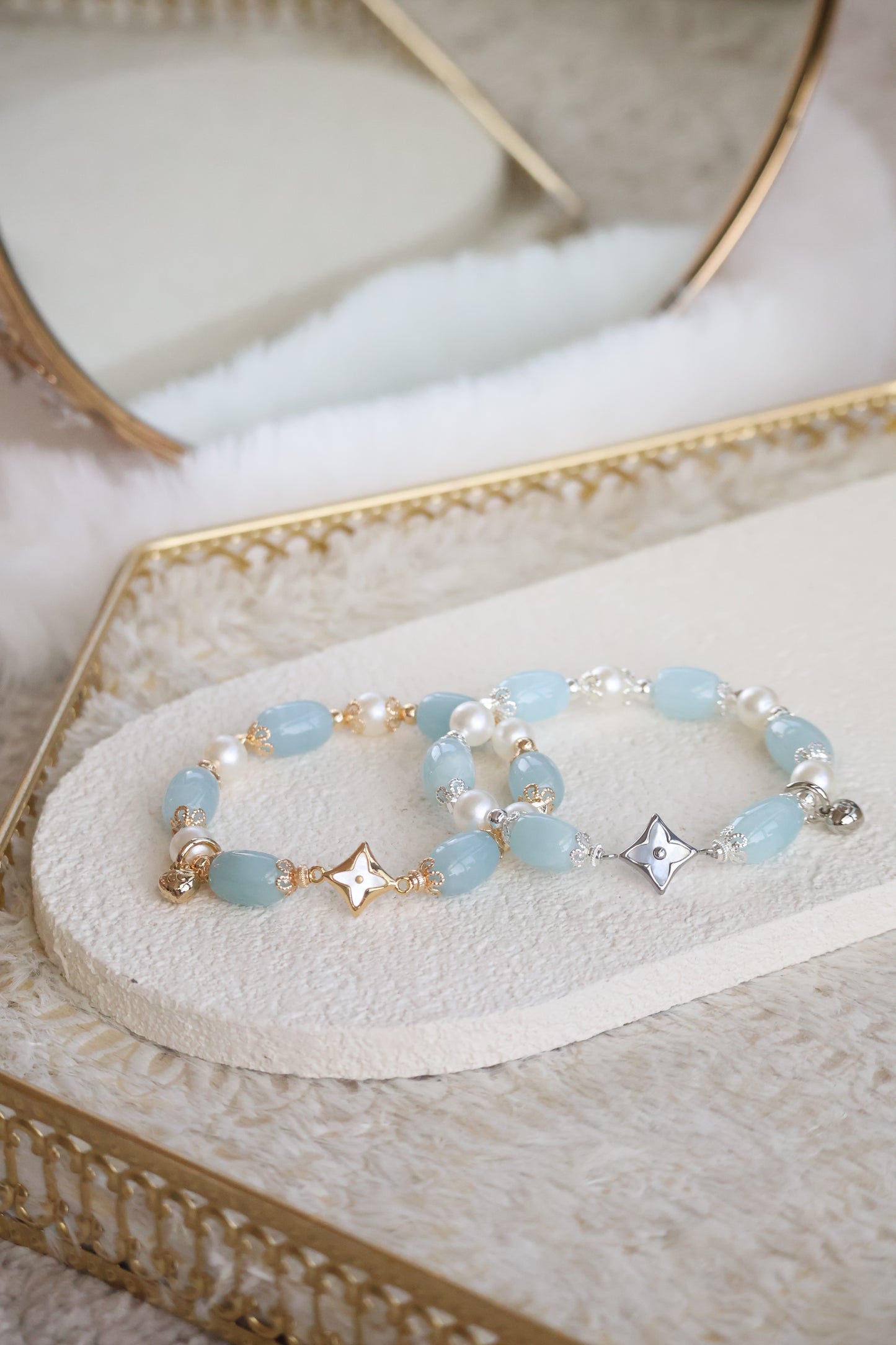*Instocks* Milky Aquamarine Barrel with MOP Clover Crystal Bracelet (Elastic)