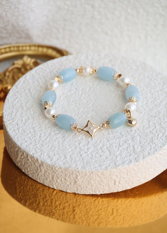 *Instocks* Milky Aquamarine Barrel with MOP Clover Crystal Bracelet (Elastic)